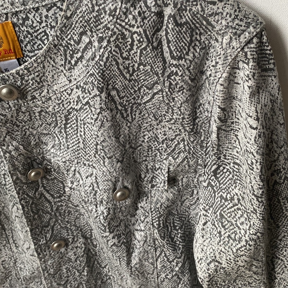 Ruby Rd. Long-sleeve snake printed jacket, Size 16 - Picture 3 of 10